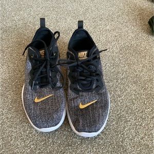 Nike Runners Women’s 9 Never Worn